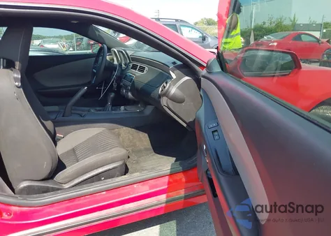 2014 Chevrolet Camaro 1Ls из США, поврежденный, VIN 2G1FE1E37E9155655